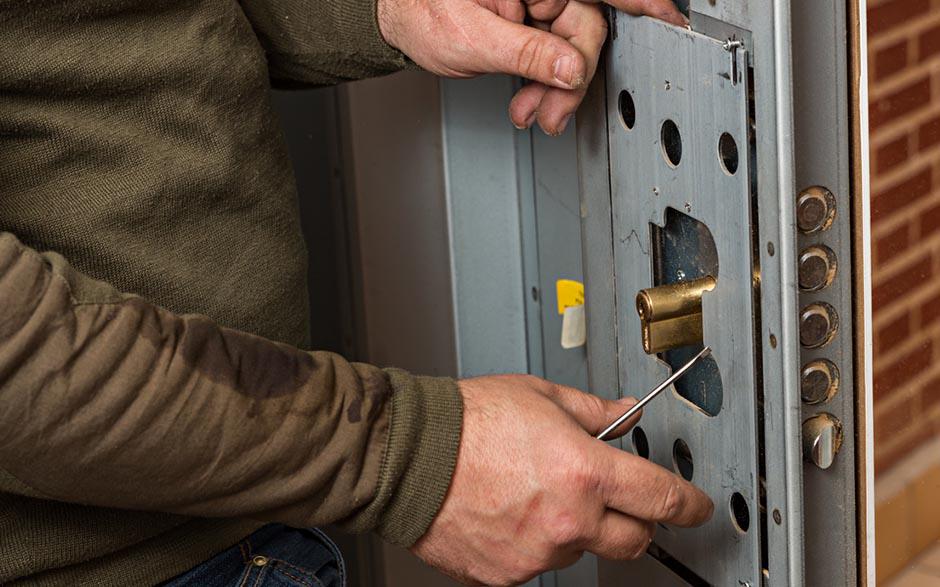 comment ouvrir une porte claquée Mallemort